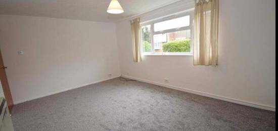 2 bedroom ground floor flat for sale