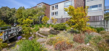 135 Red Rock Way Apt 203L, San Francisco, CA 94131