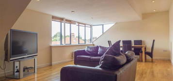 4 bedroom flat to rent