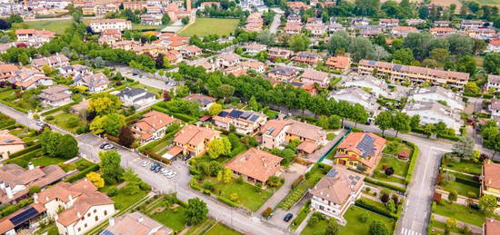 Peraga di vigonza - villa con ampio giardino