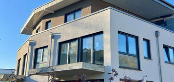 Helle Neubau Wohnung mit Balkon oder Terrasse in Re-Speckhorn