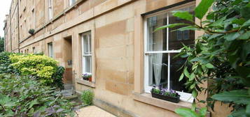 2 bedroom ground floor flat for sale