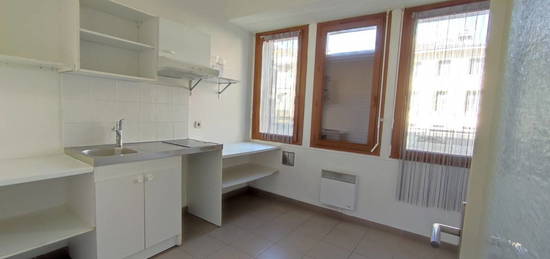 Studio  à louer, 1 pièce, 34 m², Étage 1/0