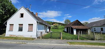 Provisionsfrei!! Bauernhaus ca. 2.600 m2 Eigengrund in Grünruhelage zum renovieren + Nebengebäude!! Ideal für einen Sommer oder Ferienhaus.