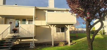 201 Mckean Court UNIT B, Enumclaw, WA 98022