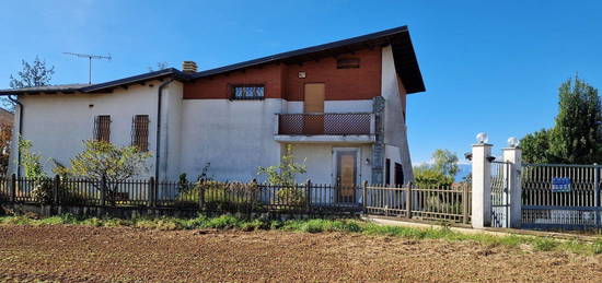 Villa in vendita in via Grugliasco, 8