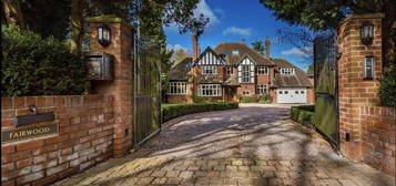 6 bedroom detached house to rent