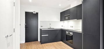 Flat to rent in UNCLE Acton, 136 Victoria Road W3