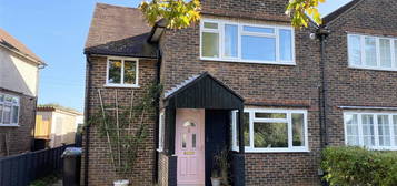 3 bed semi-detached house to rent