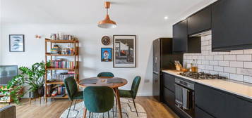 Flat for sale in Lewis Gardens, London N16