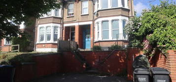 Flat for sale in Avondale Road, South Croydon CR2