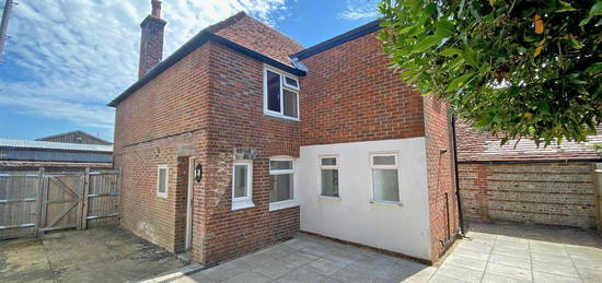 Property to rent in Market Street, Hailsham BN27