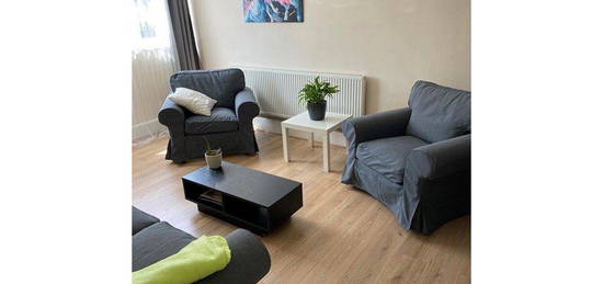 3 bed flat to rent