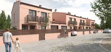 Chalet adosado en venta en plaza Can Guineu, 6