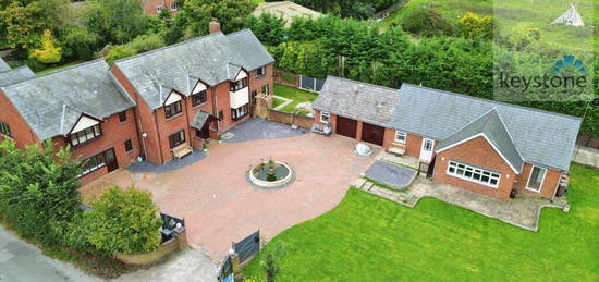 6 bedroom detached house for sale