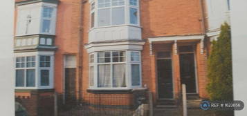 5 bedroom terraced house