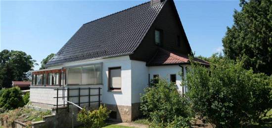 Wenn weg, dann weg: Schönes Einfamilienhaus (Vollkeller), TOP-Grundstück in 06526 Sangerhausen OT Riestedt (LK MSH)