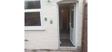 Flat to rent in Station Road, Ilkeston DE7