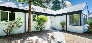 2874 30th Avenue W, Seattle, WA 98199