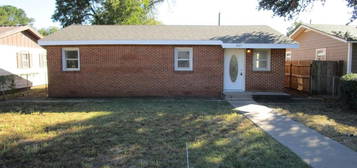 807 SE 2nd St, Knox City, TX 79529