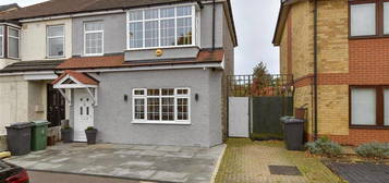 3 bed semi-detached house for sale