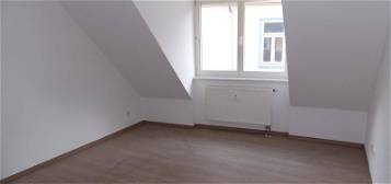 2-Zi., 52 m², 2-Raum-Wohnung, Altbau, Schrägen, Balken, 2.OG / K06