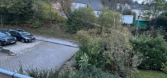 Gemütliche, voll möblierte Wohnung mit Balkon und Gartennutzung