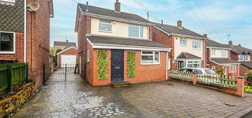 3 bedroom link detached house for sale