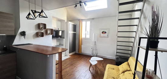 Studio meublé  à louer, 1 pièce, 28 m², Étage 3/–