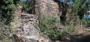 Casa em Pedra com terreno