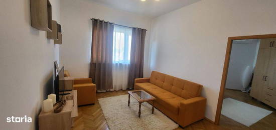 Piata Unirii- 10min metrou- 3 camere- centrala- 580euro