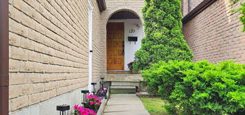 120 Appleby Cres, Markham, ON L3R 4L2