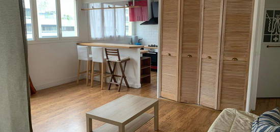 A louer grand studio meublé de 46m²