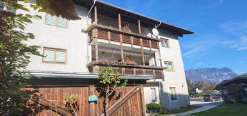 Helle Familienfreundliche Wohnung mit Erker, Südbalkon und gem. Garten mit Spielplatz