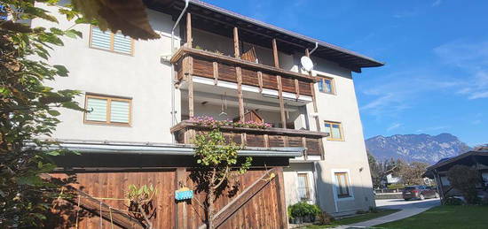 Helle Familienfreundliche Wohnung mit Erker, Südbalkon und gem. Garten mit Spielplatz