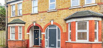 5 bedroom terraced house to rent