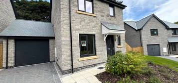 3 bed detached house for sale