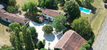 Belle maison de 5 chambres, dépendances et piscine sans voisins