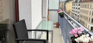 Möblierte 2 1/2 Zi. -Wohnung mit Balkon und eigenem Parkplatz