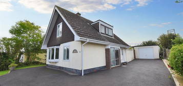 4 bed detached house for sale