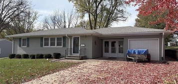 809 Eastern Ave, Red Oak, IA 51566