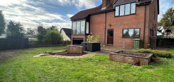 4 bedroom detached house