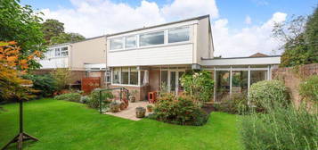 4 bed detached house for sale