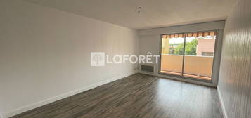 FREJUS LOCATION APPARTEMENT T2 PARKING CAVE