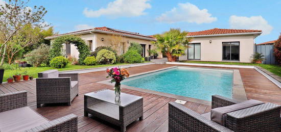 GRATENTOUR MAISON T6 200m² JARDIN PISCINE ET GRAND GARAGE