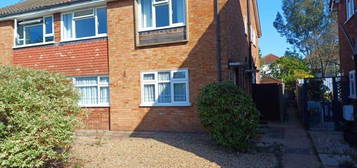 2 bedroom maisonette