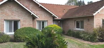 Casa En Alquiler En Los Laureles