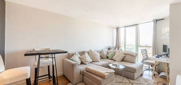 Flat to rent in Pinnacle Apartments, Croydon CR0