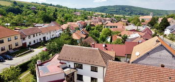 Rodinný dům, 240 m² + 271 m² pozemek, Komňa