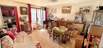 Appartement deux-pièces dans résidence avec piscine et tenni